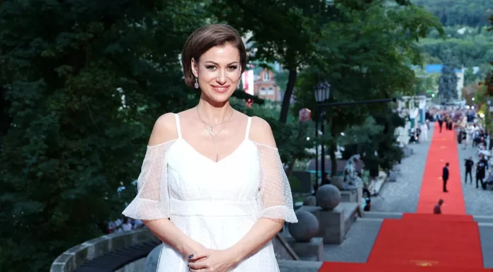 Anna Kovalchuk, Yulia Peresild, Irina Bezrukova and others at the opening of the film festival “FERRUM’25” in Zheleznovodsk