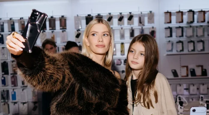 From the thinnest smartphones to laser combs: a digest of tech news