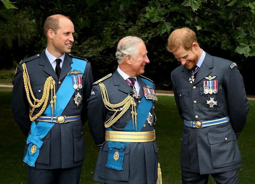 Раскрыта причина, по которой принц Уильям не идет на контакт с братом Гарри