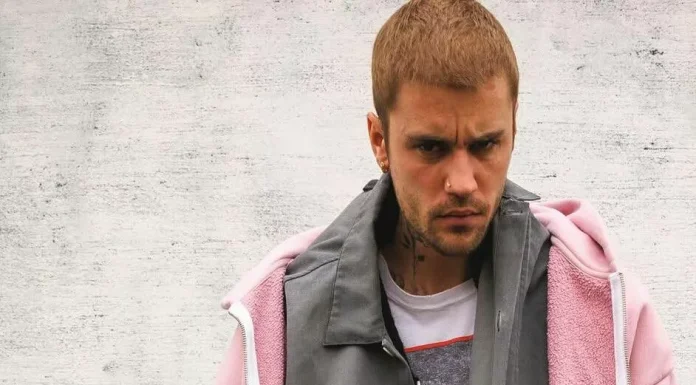 Justin Bieber shocked fans with his wild behavior on the golf course.