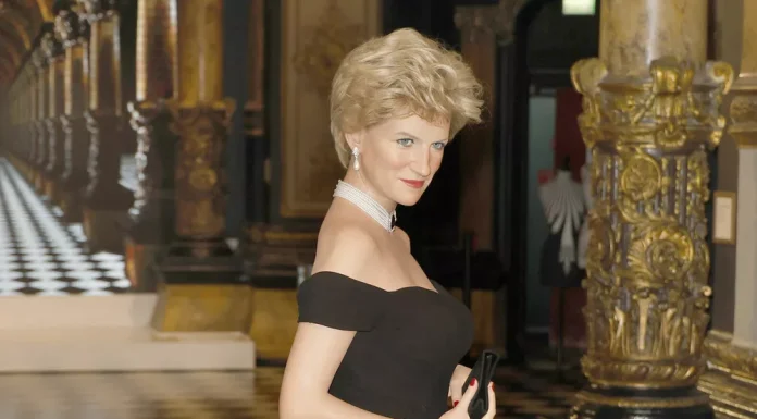 Princess Diana’s new wax figure has sparked criticism.