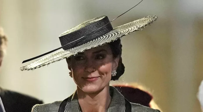 Look of the Day: Kate Middleton in a wide-brimmed hat at a historic ceremony