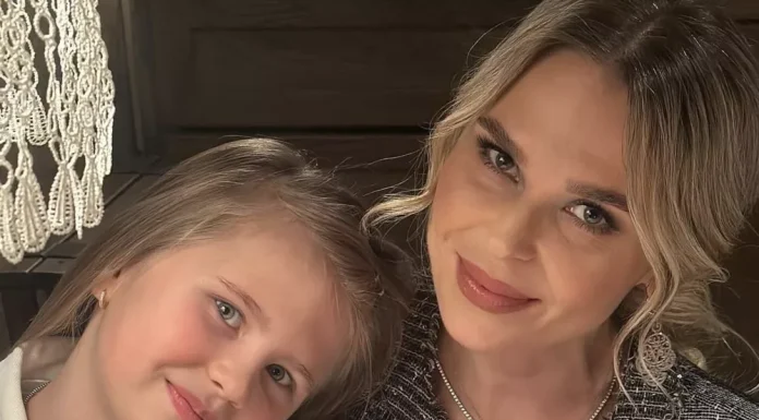 Pelageya and her daughter are spending their holidays in St. Petersburg.