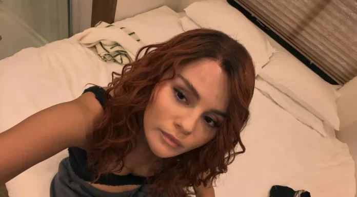 Selena Gomez has made a dramatic hair color change.