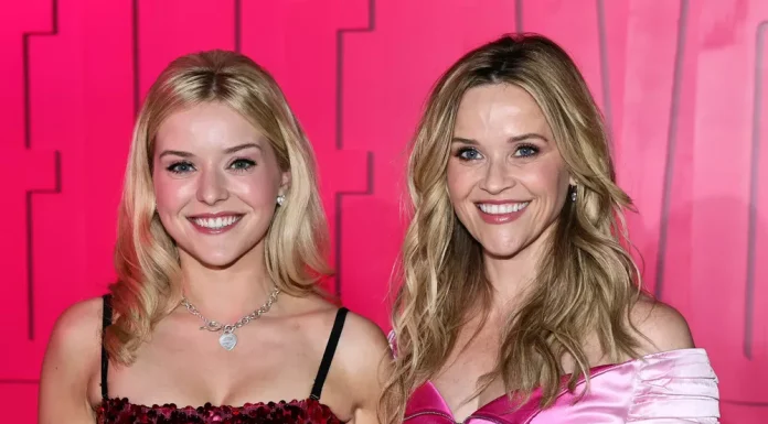 Reese Witherspoon spoke about the actress who plays her as a young woman in the TV series “Elle.”